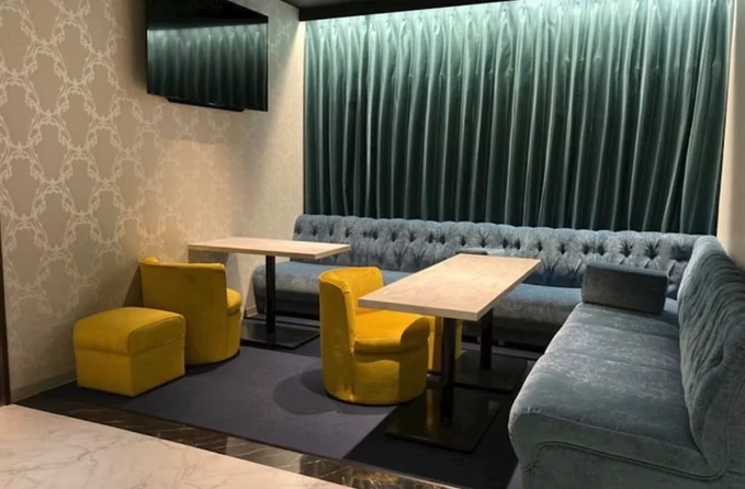 千葉富士見町 ランウェイ（Club Runway）の店内