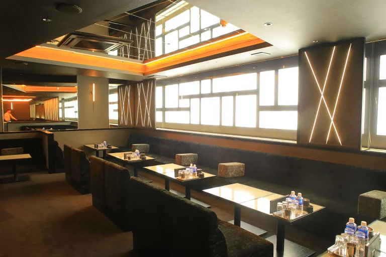 北新地 CLUB REIMS（ランス）の店内