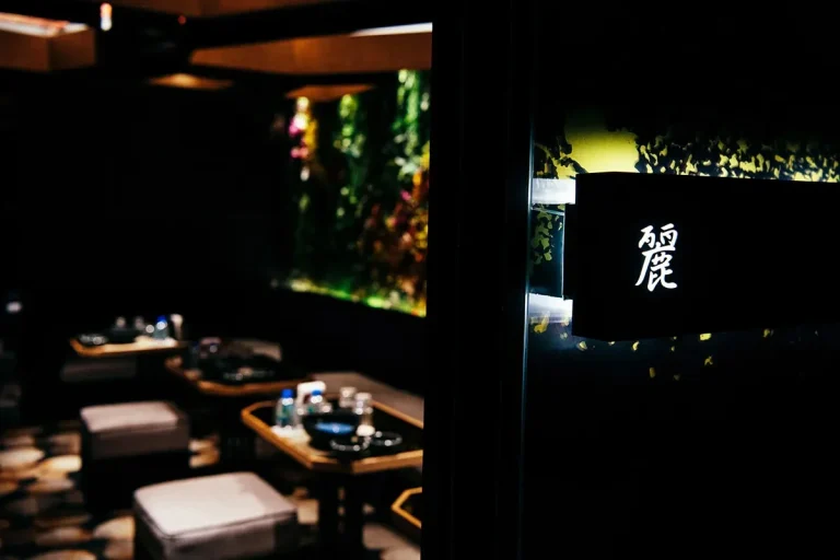 上野 蓮（レン）の店内