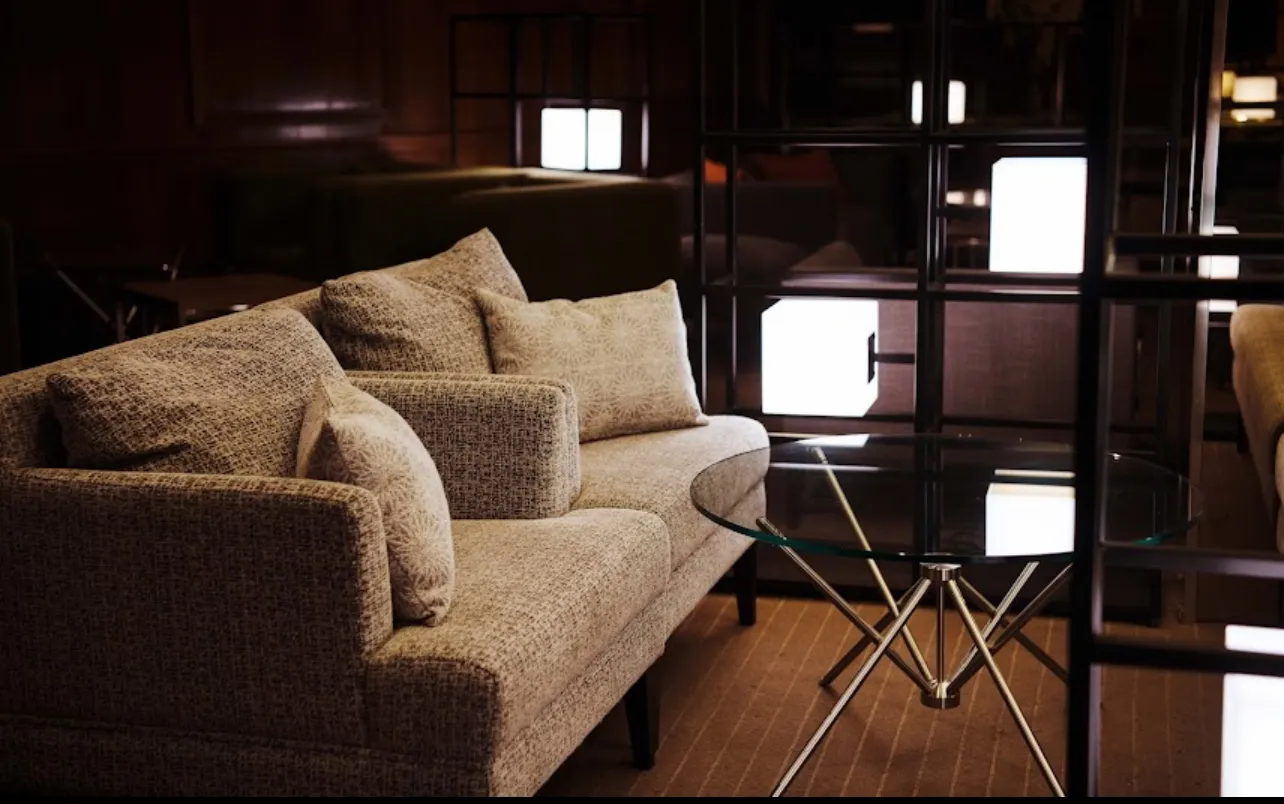 神田ルーズリュクスラウンジ店内写真