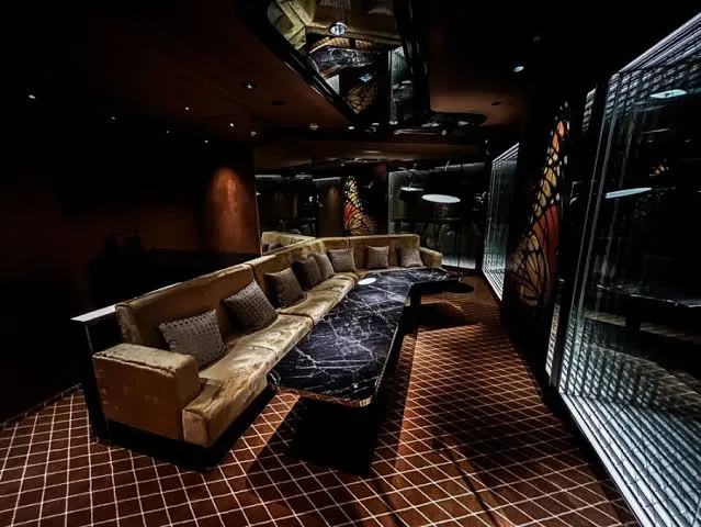 ビゼ新宿店内画像3