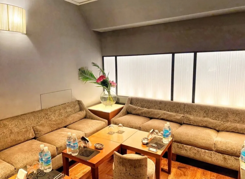 新宿歌舞伎町エディション 店内写真