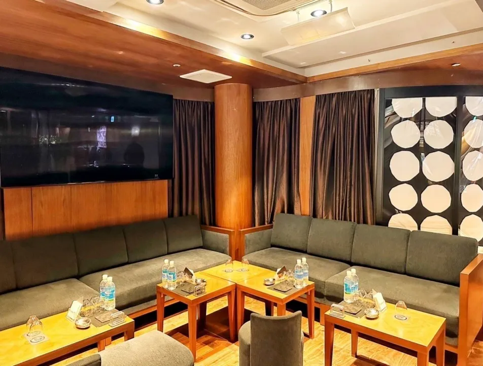 新宿歌舞伎町エディション 店内写真