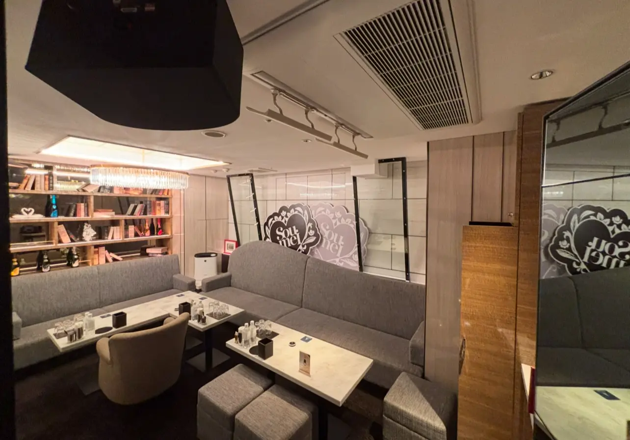 銀座77 店内写真