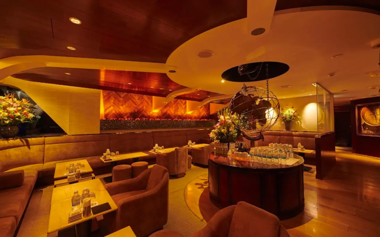 銀座バルカレス 店内写真