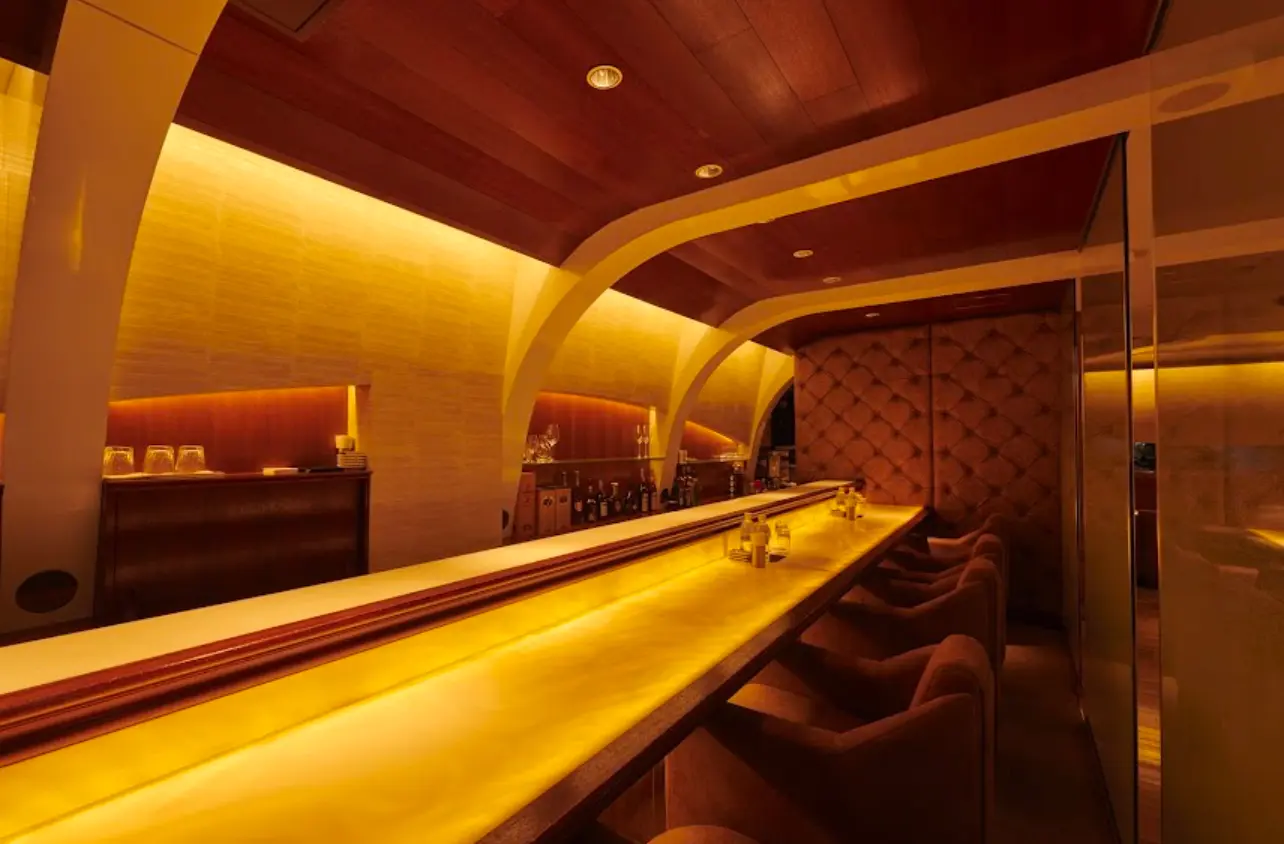 銀座バルカレス 店内写真