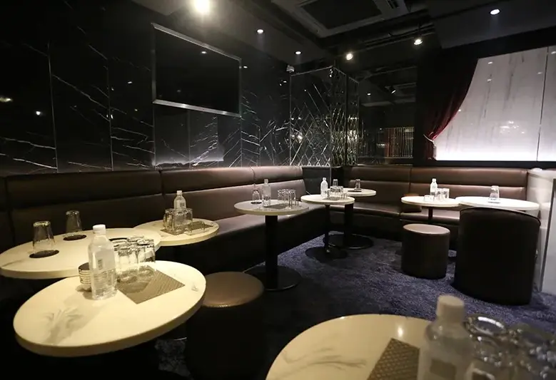 上野バチェラー店内画像