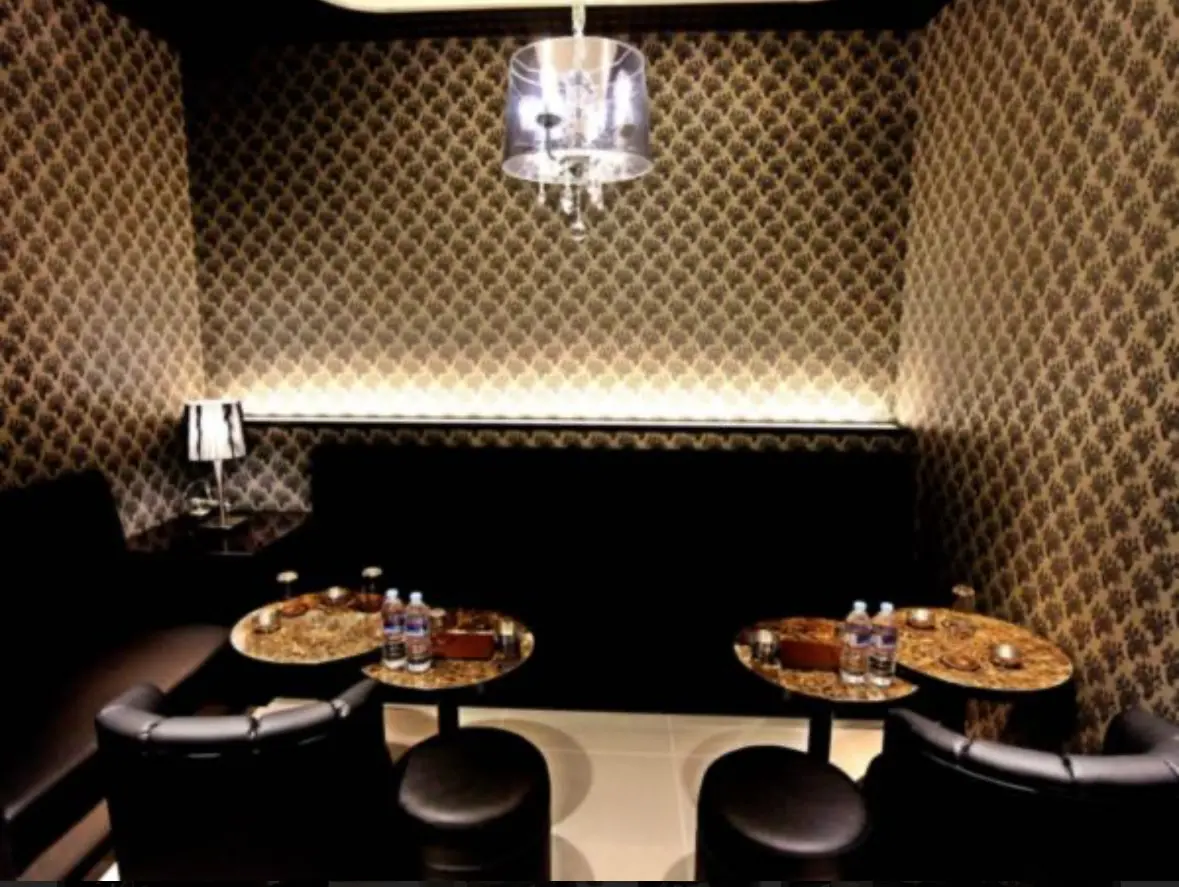 上野ボンド店内画像