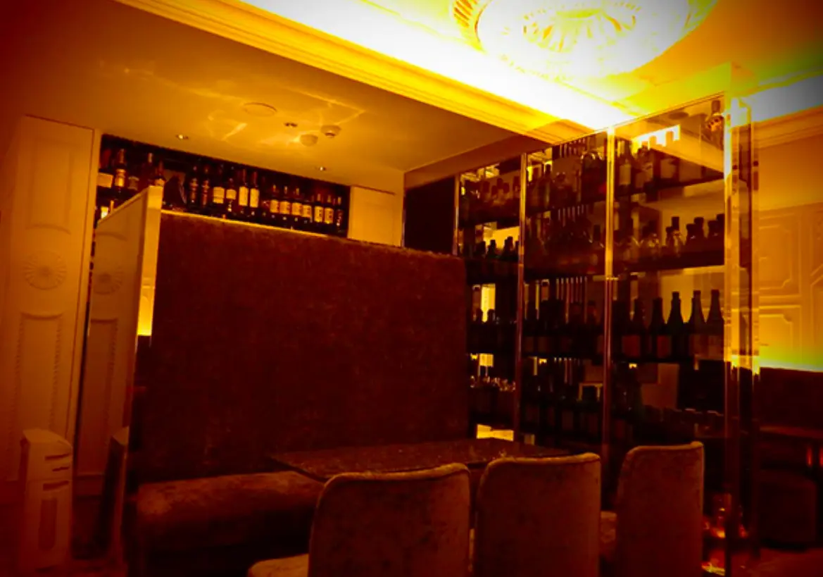 銀座トパーズ 店内写真