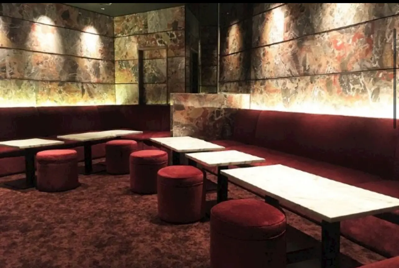 小岩エンペラーズラウンジ 店内写真