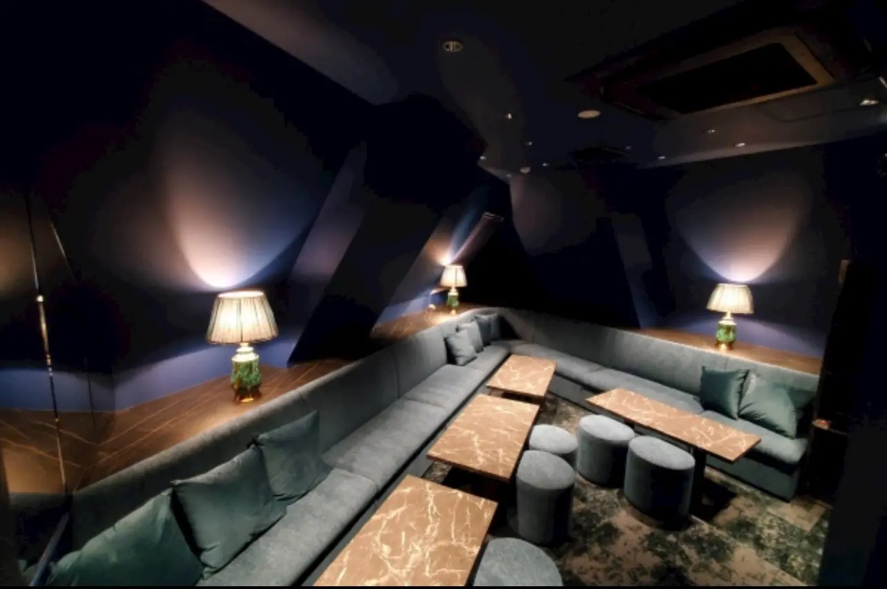 小岩エンペラーズラウンジ 店内写真