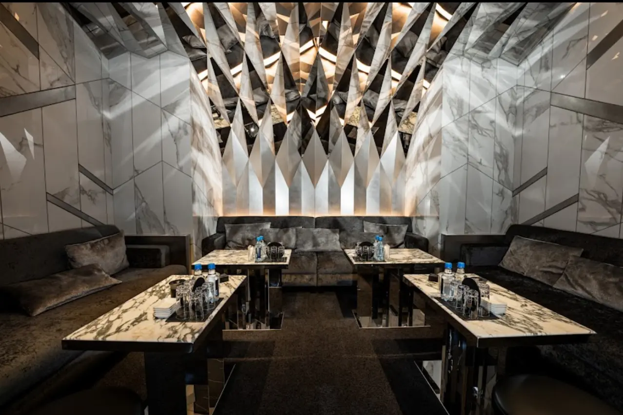 六本木ララァ 店内写真