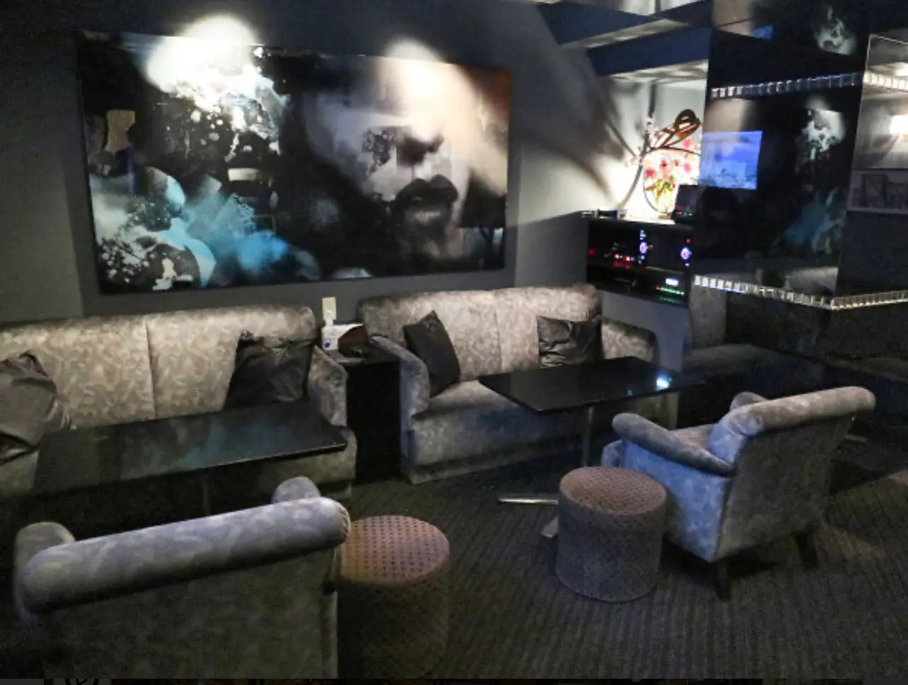 六本木ニュース 店内写真