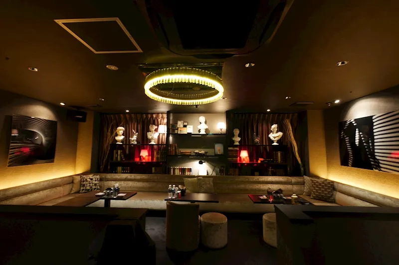 調布オブロングラウンジ 店内写真