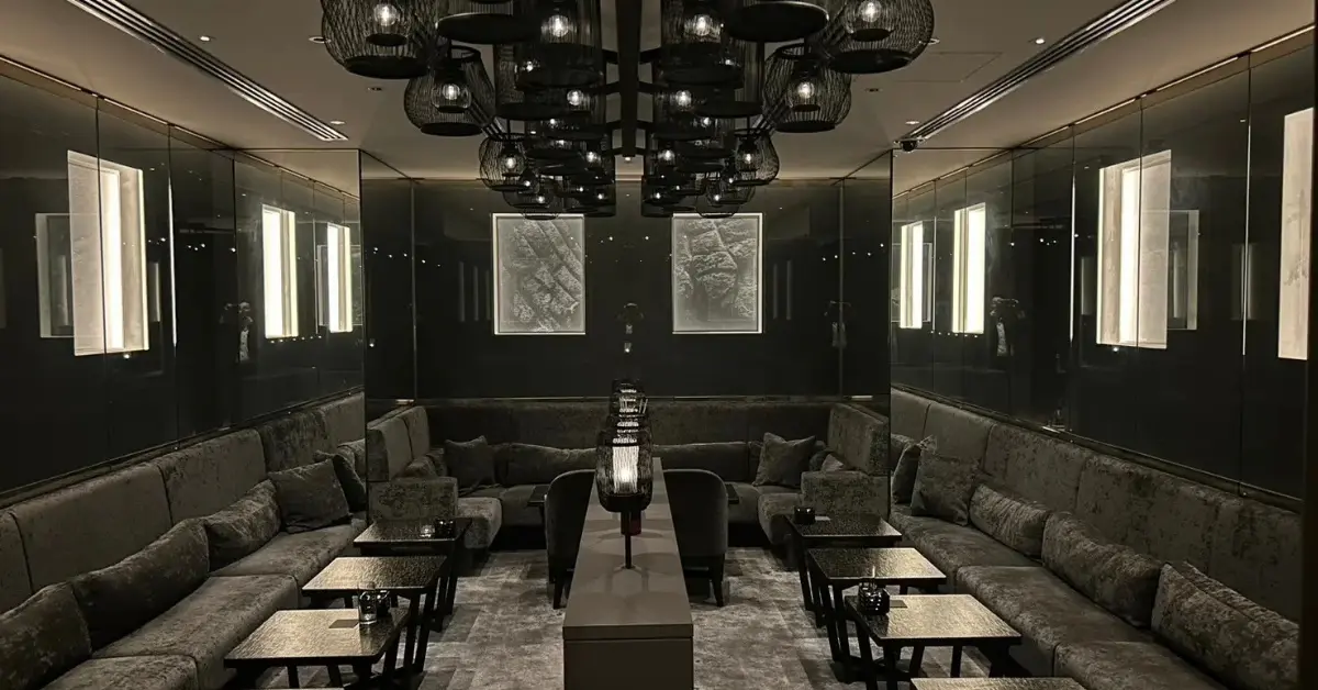 ｛神楽坂 うさぎ（ウサギ）｝のメインフロアを撮影した店内内装