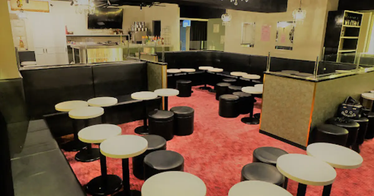 門前仲町のメインフロア 店内内装