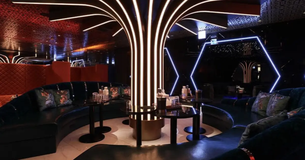 新宿歌舞伎町ドンフィンのメインフロア（店内内装） - キャバクラ体入求人