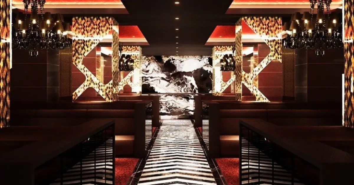 ｛上野 グランクリュ（GRAD CRU）｝のメインフロアを撮影した店内内装