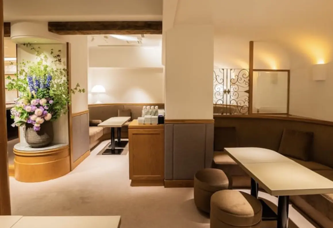 銀座サロン・ド・ムッシュ店内写真