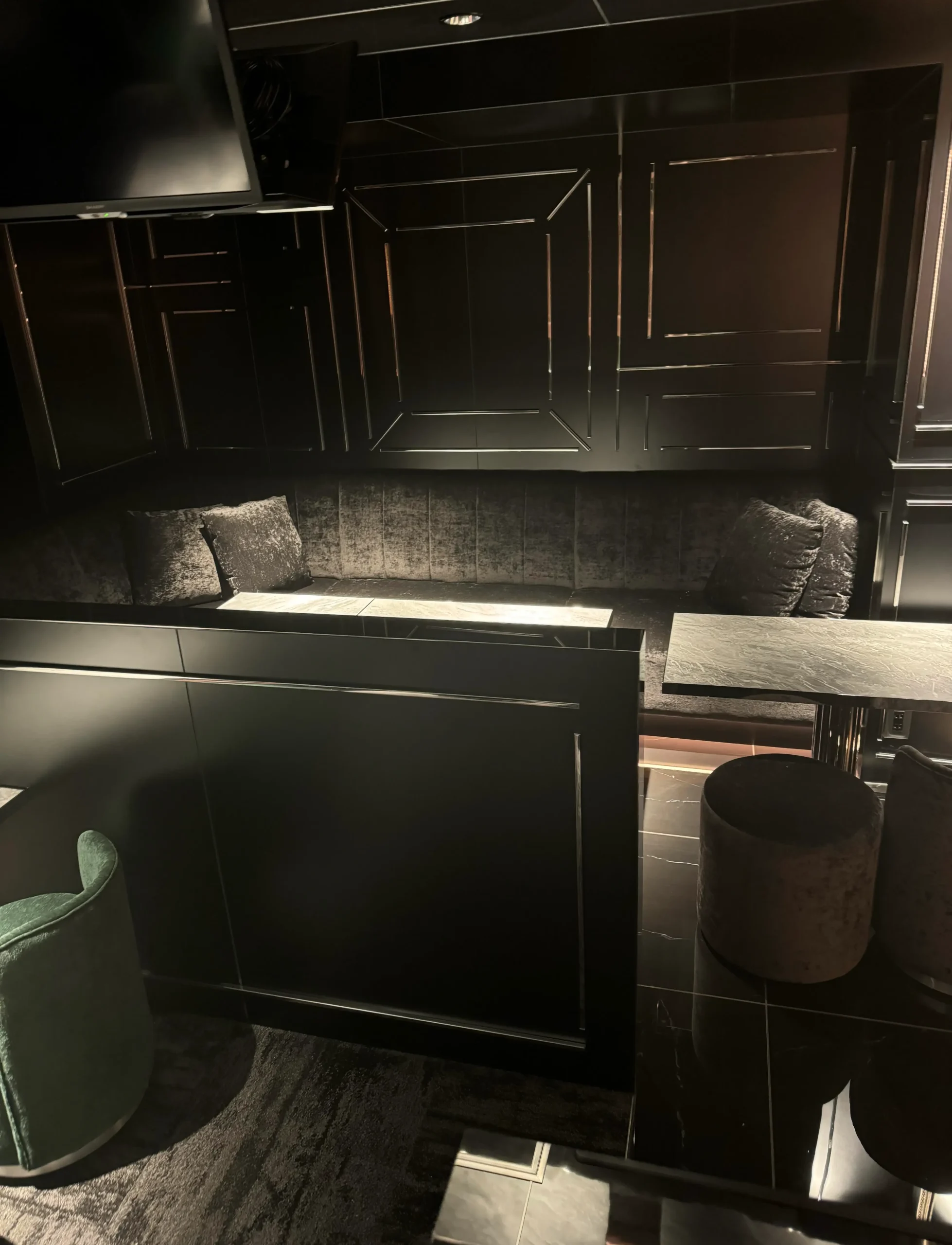 ルチェスターラウンジ店内画像