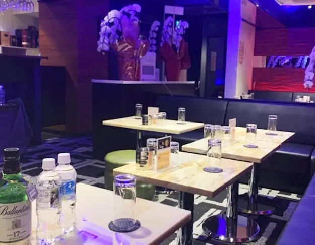 上野小鳥遊店内画像