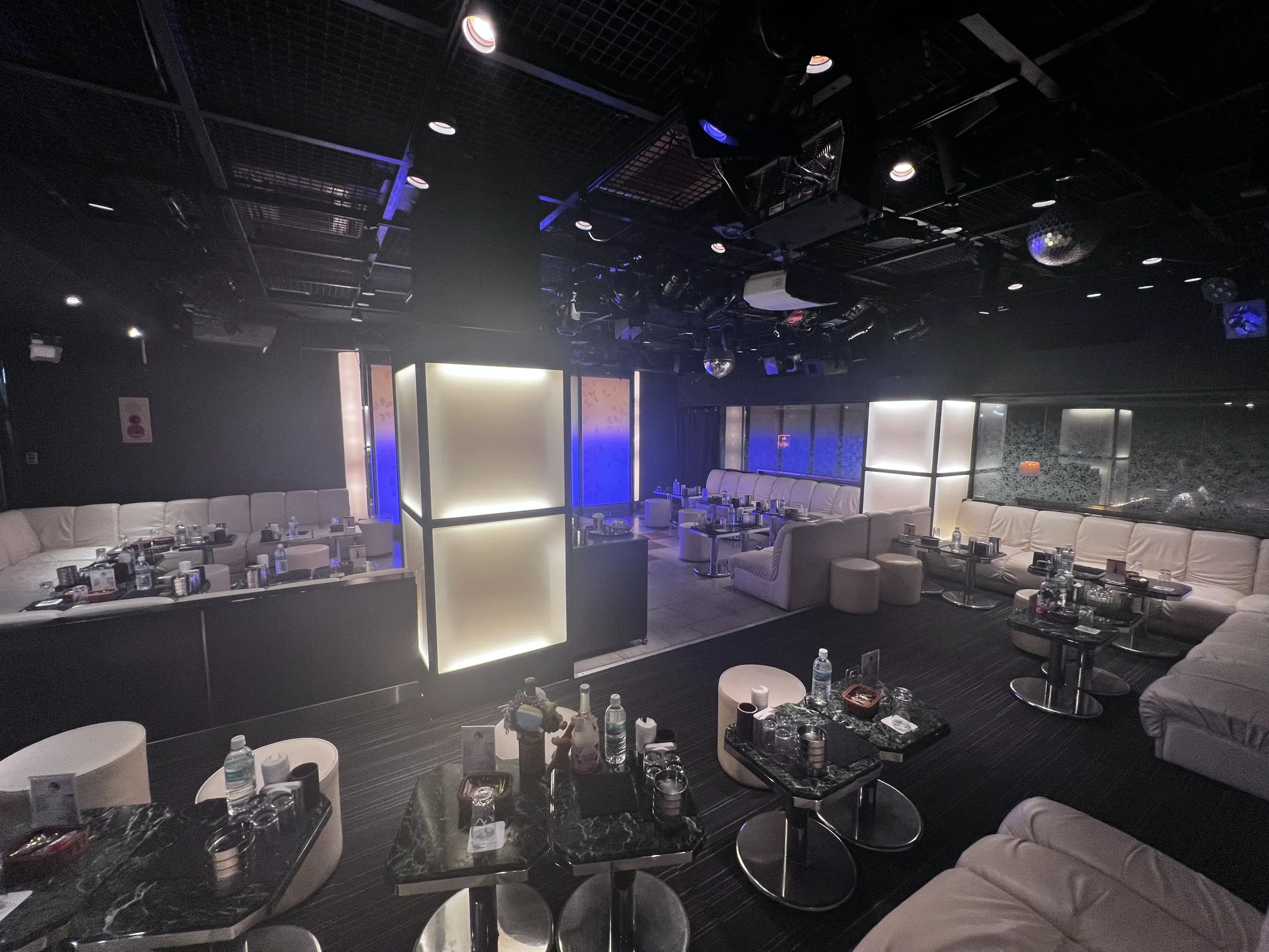 池袋東口フェニックス 店内写真