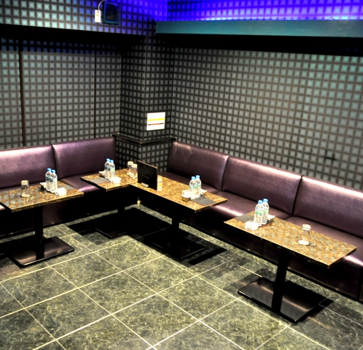 ロジャー店内画像