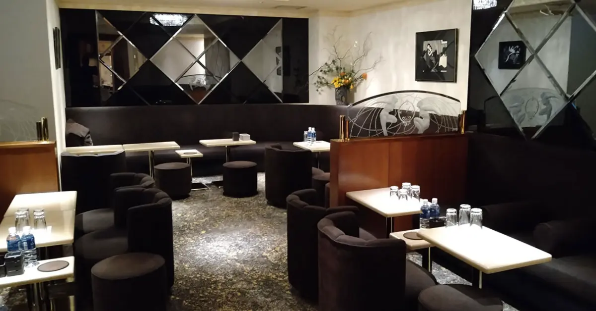 銀座マーベリック店内写真