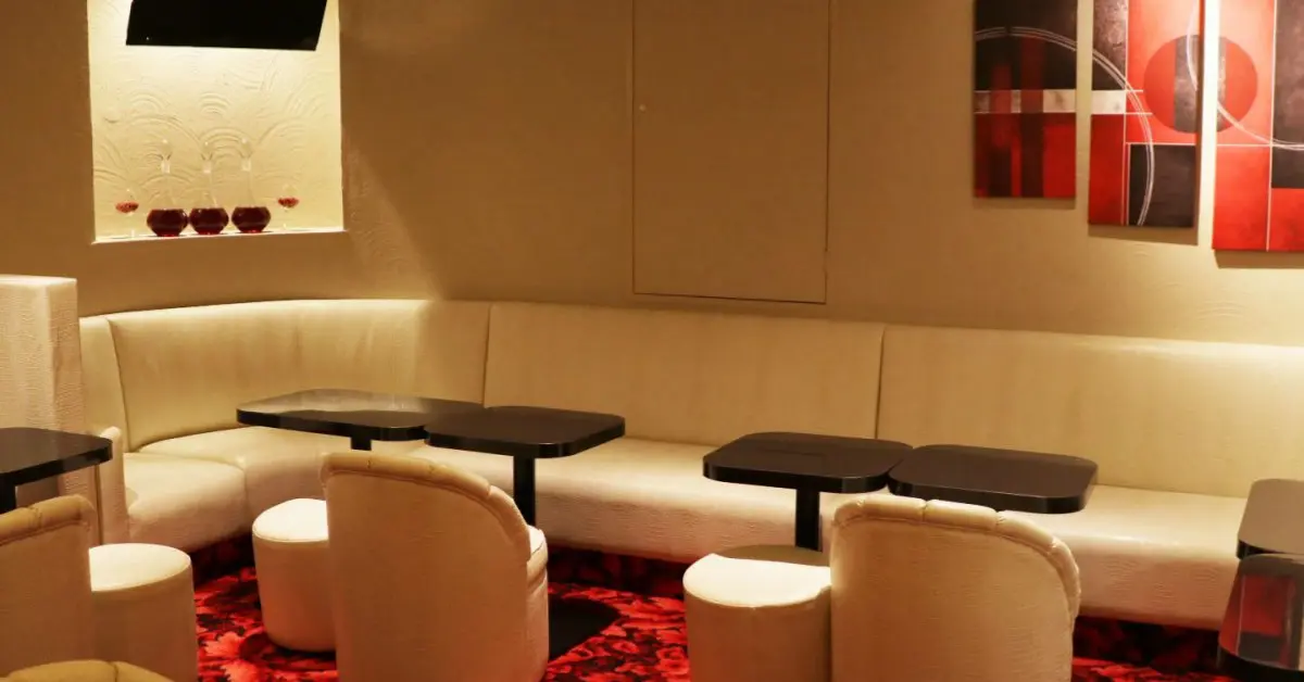 銀座スナックパルファン店内写真