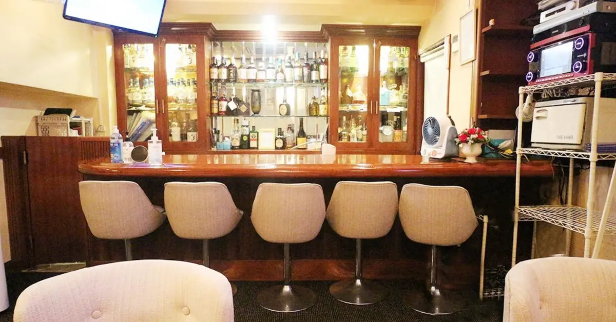 銀座ワイエーティー 店内写真