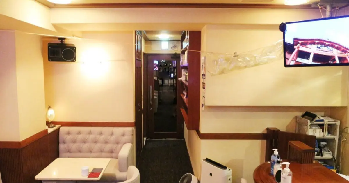 銀座ワイエーティー 店内写真