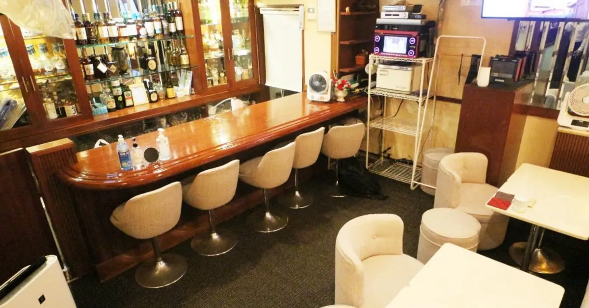 銀座ワイエーティー 店内写真