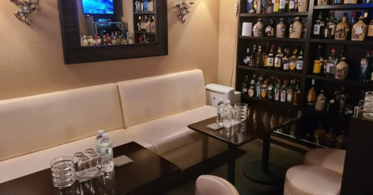 新小岩椿店内写真