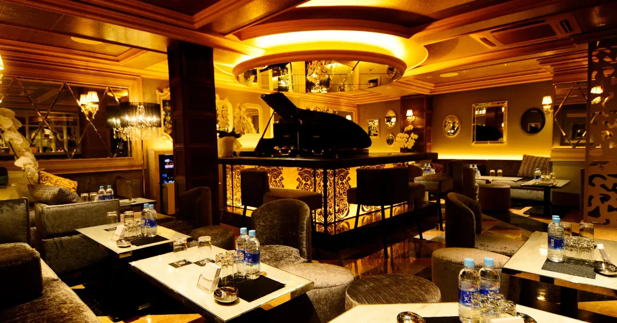 新宿フォーティーファイブのメインフロア（店内内装）-キャバクラ体入求人