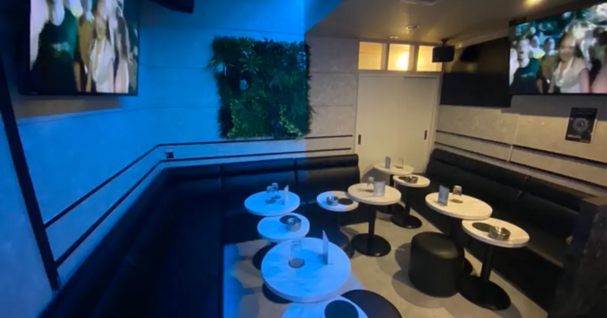 上野リビアンのメインフロア（店内内装）-ガールズラウンジ体入求人