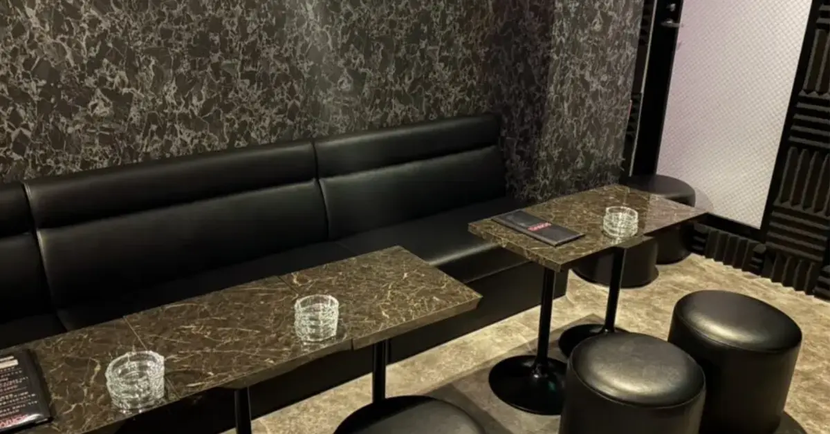 上野ソニョのメインフロア（店内内装）-ガールズバー体入求人