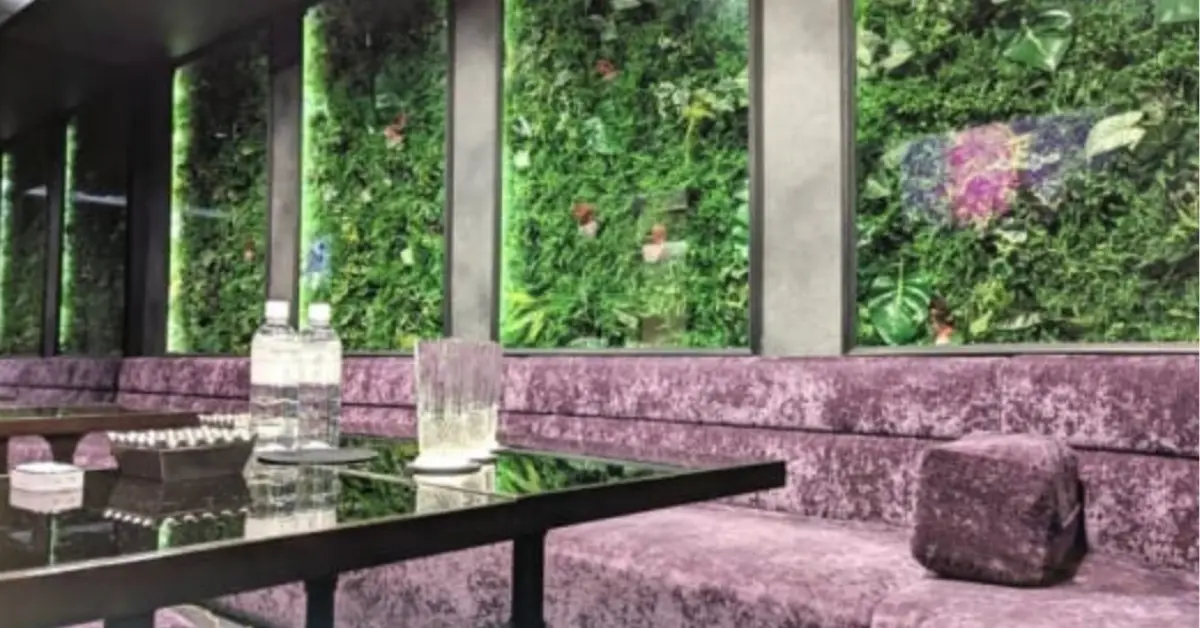 千葉富士見町セバスチャンの個室VIPルーム（店内内装・テーブル側から撮影）