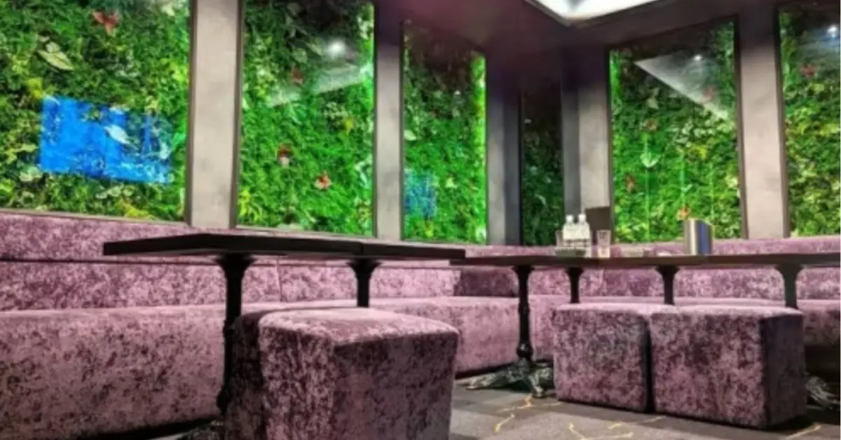 千葉富士見町セバスチャンの個室VIPルーム（店内内装・通路側から撮影）