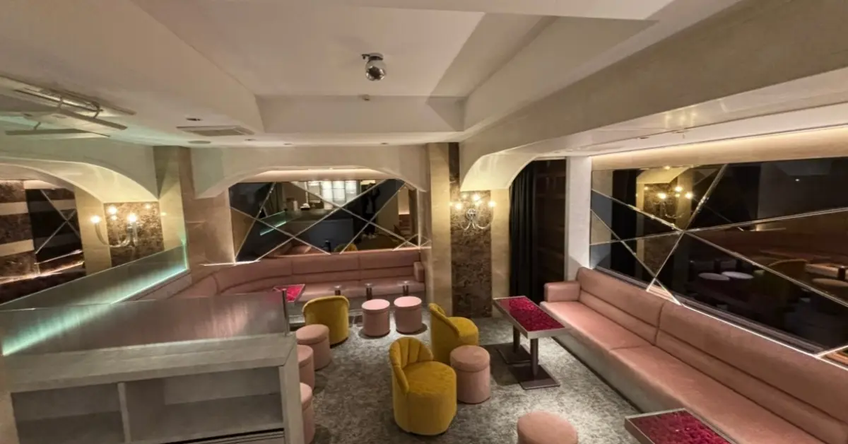 銀座カステロのメインフロア(店内内装・テーブル側から撮影) - ラウンジ体入求人