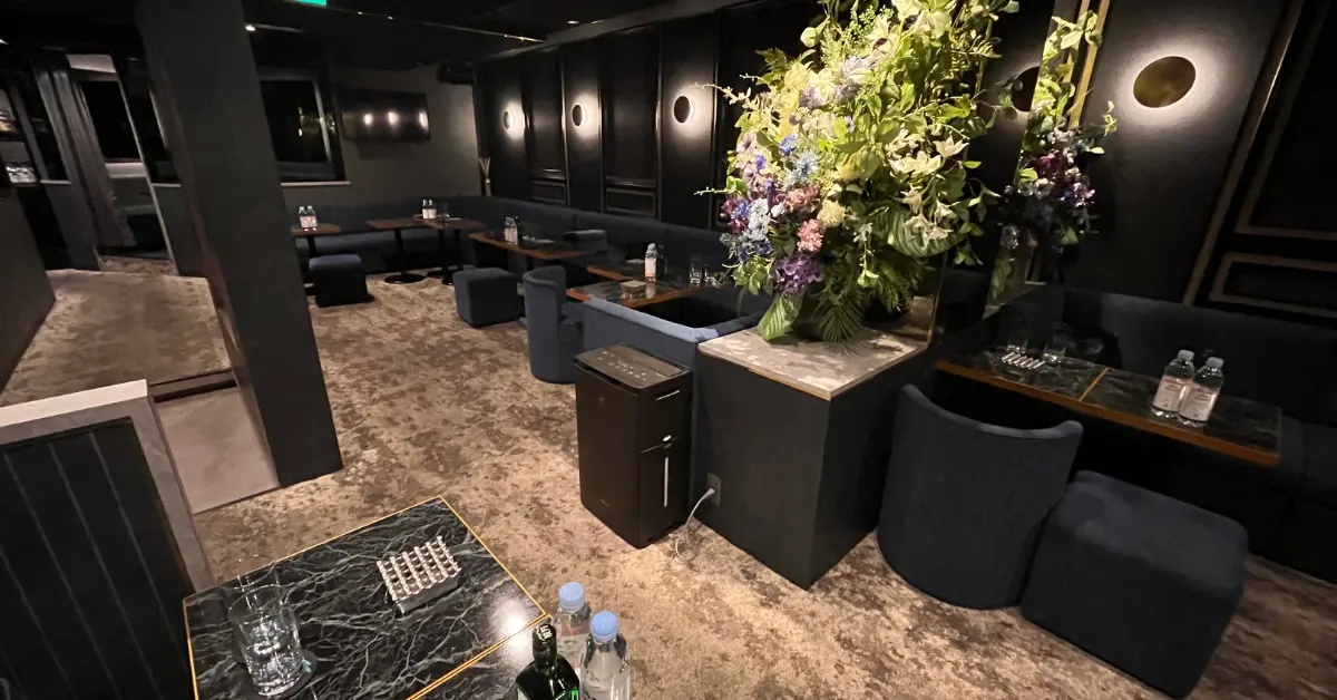 千葉富士見町パナメーラのメインフロア（店内内装） - キャバクラ体入バイト求人