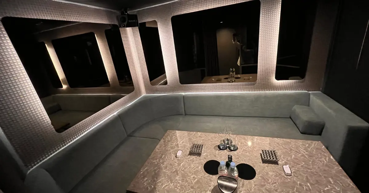 千葉富士見町パナメーラのセミVIPフロア（店内内装） - キャバクラ体入バイト求人