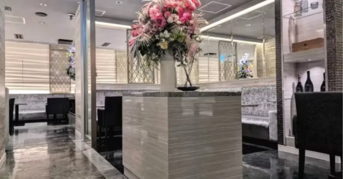 船橋＋オーディン＋メインフロア 店内内装＋入り口から撮影