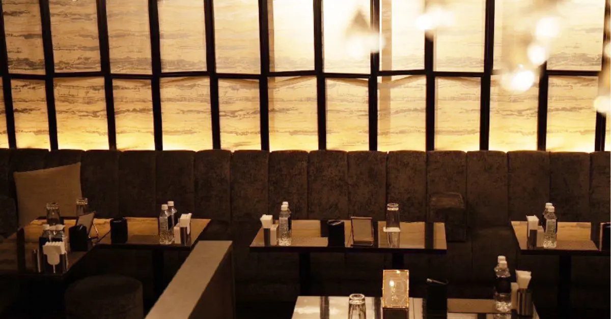 松戸＋ララパルーザ＋メインフロア 店内内装＋通路側から撮影