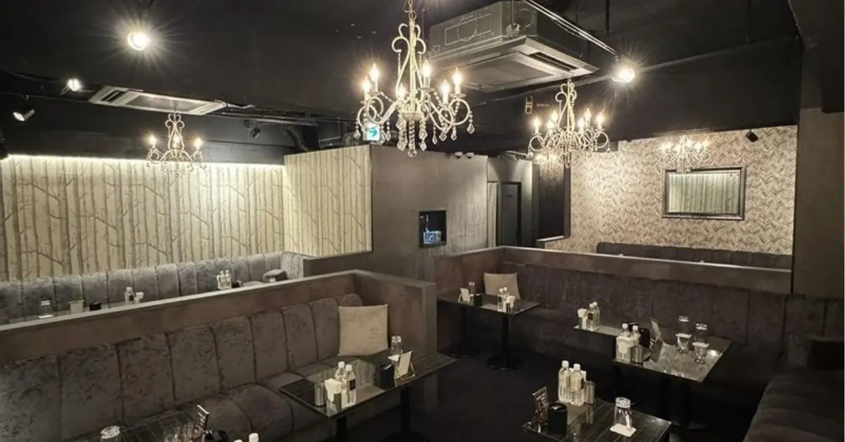 松戸＋ララパルーザ＋メインフロア 店内内装＋ソファ側から撮影