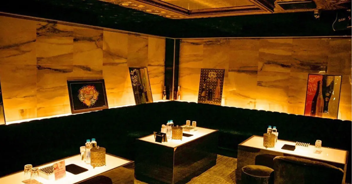 西船橋＋フクロウ＋個室VIPルーム 店内内装＋入り口から撮影