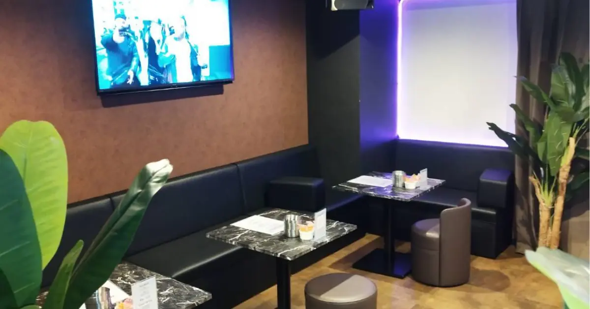 新小岩ノーティーのメインフロア画像 ソファー側から撮影 店内内装 キャバクラ体入求人