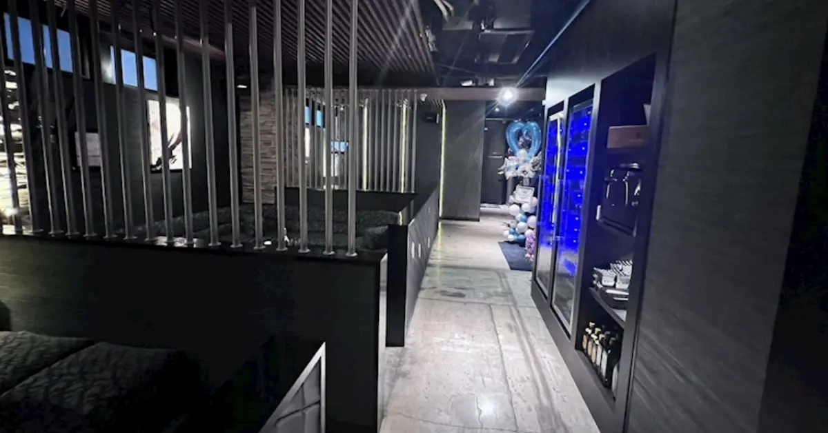 千葉富士見町ジェネレーションのメインフロア 店内内装＋入り口側から撮影