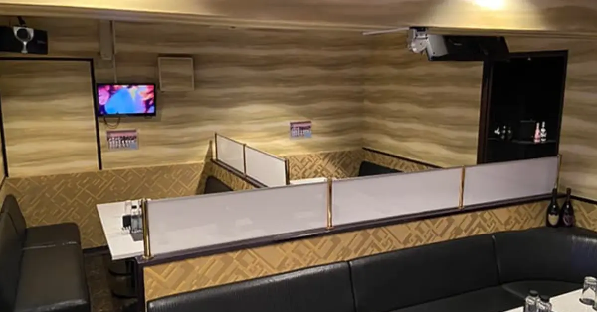 千葉富士見町ラファエルのメインフロア 店内内装