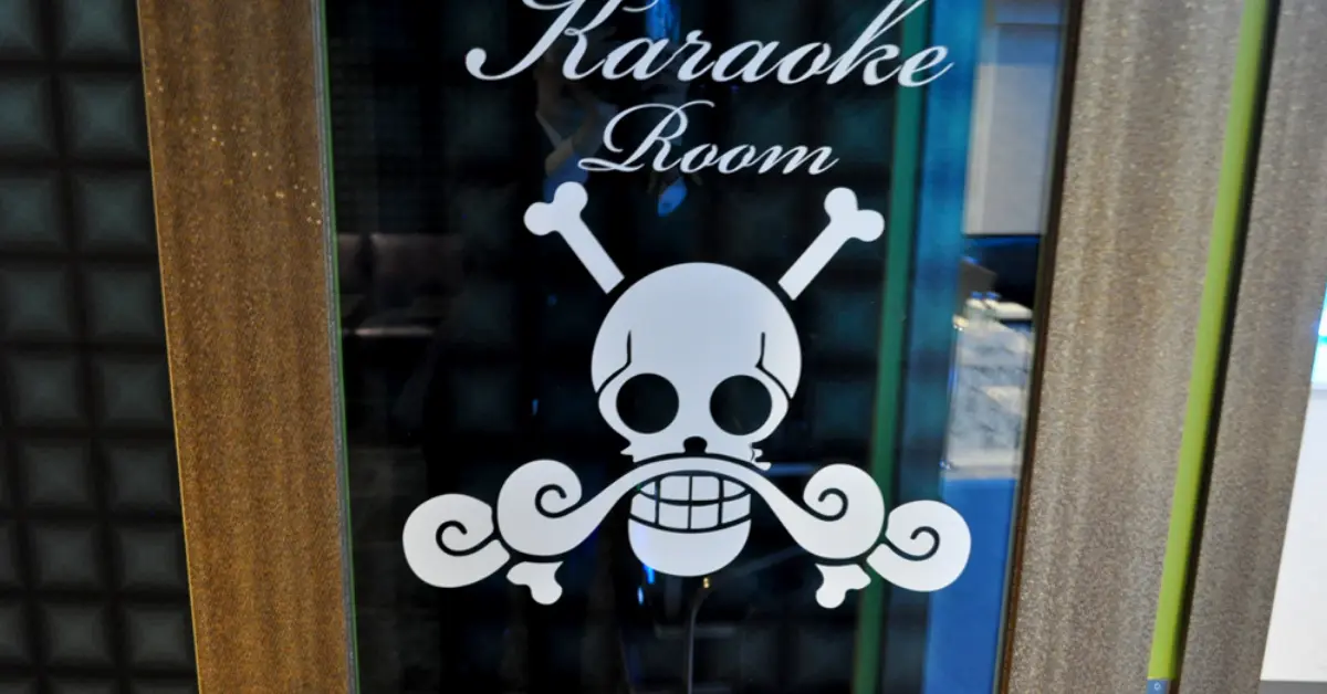 千葉富士見町ロジャーのメインフロア 店内内装+入り口側から撮影