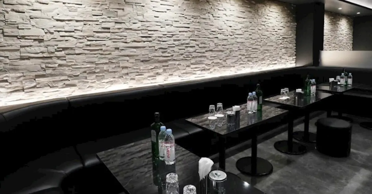 船橋ベラージオのメインフロア 店内内装+ソファ側から撮影